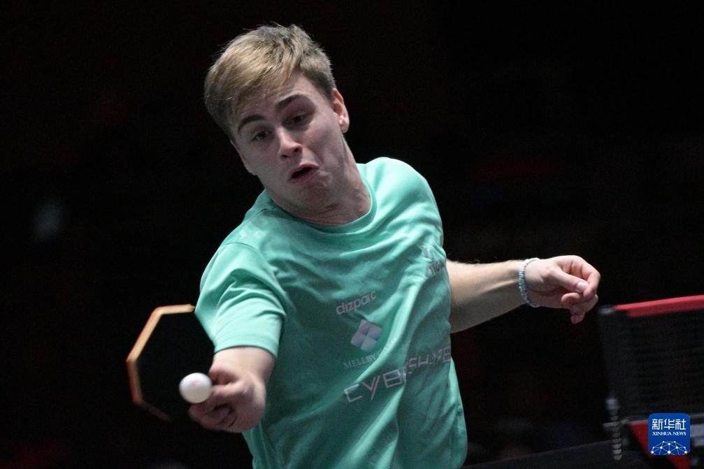 洛国富的退 洛国富的退